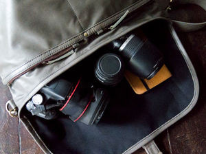 Bolsa de cuero para cámara DSLR con inserto con correa para el hombro Forro de mensajero Regalo para él o ella Verde - Product Image 5