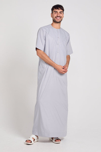 Túnica larga estilo hombres Thobes en tela ligera manga corta pedidos a granel árabe Thobe hecho a medida hombres Thobe / Thawb - Product Image 5