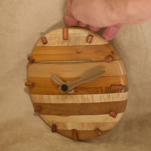 Nouvellement artisanat horloge murale en bois solide de haute qualité bois Simple horloge murale silencieuse fabrication conception populaire - Product Image 1