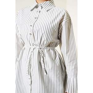 Chemise Rayée à la Taille Blanc - Product Image 4