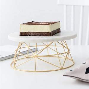 Venta al por mayor nuevo estilo clásico soporte de pastel de alta demanda estilo americano hecho en La India soporte de pastel nórdico de una sola pieza tres pantallas - Product Image 2