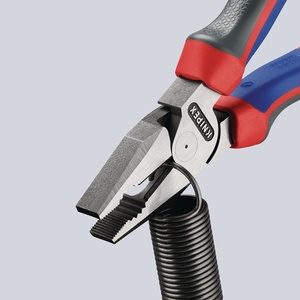 Pour pinces combinées robustes KNIPEX 200 mm avec poignées multi-composants polies - Product Image 3