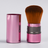 Kuas Kabuki Rias Wajah Vegan Bulu Sintetis Gagang Aluminium Logo Kustom Dongmei Kelas Atas, Populer untuk Perjalanan, untuk Blush On dan Bedak