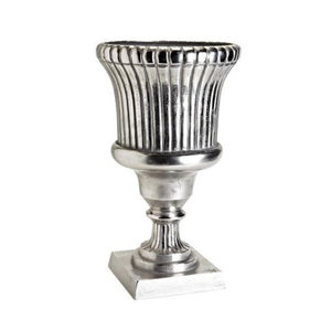 Grand vase à fleurs en métal argenté au design simple et poli, parfait pour la décoration élégante du salon et de la table à manger. - Product Image 5