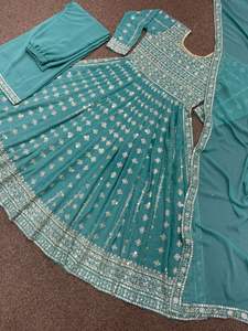 Readymade hint pullu işlemeli Sharara Gharara Kurti seti, Georgette kumaş, pakistan tasarımcı etnik giyim 3 adet Set - Product Image 4