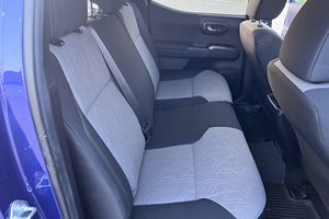 Offre exceptionnelle : Toyota Tacoma TRD Sport Double Cab 4x4 d'occasion, modèle 2018 - Product Image 4