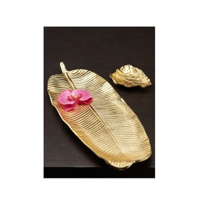 Tazón de servir de metal de diseñador, ideal para exhibir chocolates, nueces o dulces en eventos, restaurantes o ajustes festivos en el hogar - Product Image 4