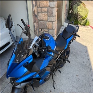 Motocicleta Deportiva 2023 GSX-S 1000GT - Product Image 2