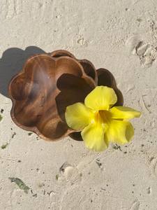 Flower Shape <b>Ceramic</b> Dog Food <b>Serving</b> <b>Bowl</b> Japanese Style Wooden Salad <b>Bowl</b> Wholesale Rates for Multiple Uses Multiple Dough - Product Image 5