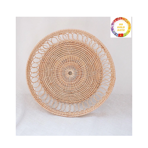 Napperons en rotin tissé naturel Assiettes rondes faites à la main Décoration de table rustique du Vietnam - Product Image 4