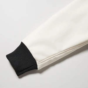 Chaqueta Universitaria Unisex Personalizada, Chaqueta Letterman de Alta Calidad para Hombre y Mujer - Product Image 4