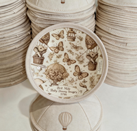 Crèmekleurige babykipa Brit Milah, Joodse baby-judaica, op maat gemaakte Joodse kipa, neutrale tinten, zachte pastelkleurige kippot met bedrukte tekst aan de binnenkant.