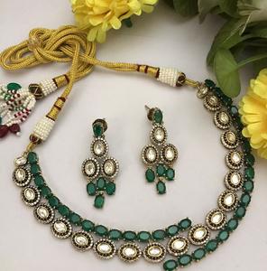 ชุดสร้อยคอพร้อมต่างหูประดับมอสซาไนต์ชุบทองคุณภาพพรีเมียม ดีไซน์หรูหรา เหมาะสำหรับเป็นของขวัญงานแต่งงานและใส่ไปงานปาร์ตี้สำหรับผู้หญิง - Product Image 1