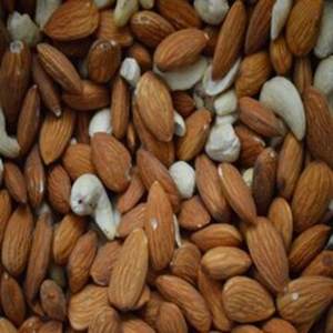 Nueces crudas de almendra entera a la venta - Product Image 1