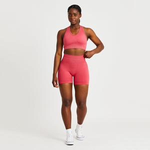 Matériau léger et durable avec taille haute sécurisée offrant flexibilité et confort pour les shorts de yoga de performance sportive - Product Image 5