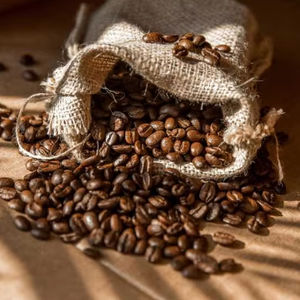 Café Robusta torréfié moulu de spécialité premium avec des grains noirs brisés à moins de 0,1 %, certifié USDA, qualité d'exportation A+, maturité 98 % - Product Image 1