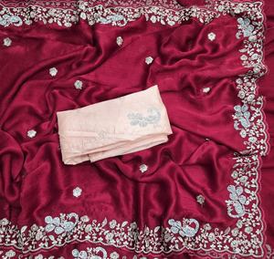 Saree en soie de Dola pure de créateur dernier cri avec bordure en or imprimé Bandhini vêtements Grootinn traditionnels ethniques indiens - Product Image 6