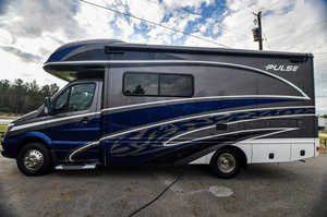 Autocaravana de Lujo Fleetwood Pulse 24B Clase C 2020 Blanca para Acampar, Usada, Emisión Euro 5, Capacidad para 4-6 Pasajeros, Piso Acrílico - Product Image 6