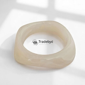 Elegante brazalete de resina hecho a mano diseñador pulsera de moda para damas por Tradebyd - Product Image 4