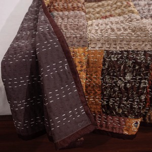 Venta al por mayor de edredón Kantha bohemio hecho a mano Hippie de retazos colcha ropa de cama Reversible relleno de algodón decoración del hogar edredones venta - Product Image 4