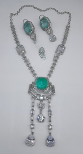 Ensemble de chaîne et de boucles d'oreilles avec pendentif en argent élégant, pierres de qualité supérieure, aspect pierre, pour les fêtes, collection pour femmes - Product Image 4