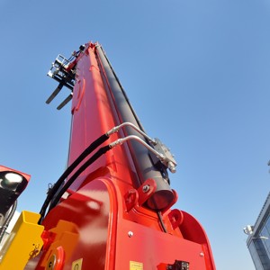 <span class=keywords><strong>Chariot</strong></span> télescopique de <span class=keywords><strong>location</strong></span> RG-4018 4 tonnes 18 m 4x4 4WS personnalisable pour le prêt d'équipements d'ingénierie - Product Image 3