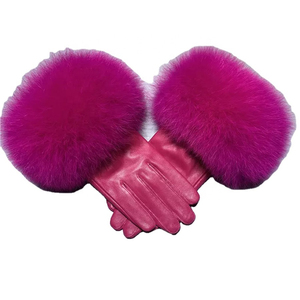 Vente en gros de gants en cuir tendance pour filles fourrure d'hiver en peau d'agneau logo personnalisé multi-usage pour s'habiller en voiture écran tactile extérieur - Product Image 2