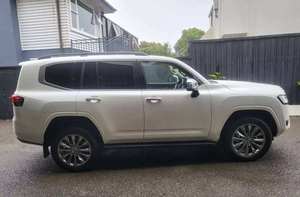 Excellent White 2024 for for VX Limited Gas/Petrol Left Hand <b>Drive</b> Used Sunroof Remote Start Leather Seats - Product Image 5