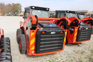 ราคาดีสำหรับรถตักล้อยาง Kioti SL750 สภาพดี พร้อมซื้อ ใช้งานได้ทันที ประสิทธิภาพสูงสำหรับงานก่อสร้างและขนย้ายดิน พร้อมจัดส่ง - Product Image 4