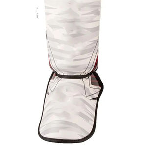 Protège-tibias en cuir 2025 pour la boxe, le kick-boxing, l'entraînement MMA, confortables, respirants, couleur et taille personnalisables, fabriqués au Pakistan - Product Image 4