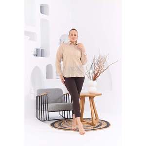 Blusa de Algodón con Detalle de Encaje Perforado RMG Talla Grande, Tejido de Seda, Colección de Verano, Ajuste Cómodo para Mujer - Product Image 4