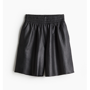 Vente en gros 100% short de haute qualité en faux cuir de couleur noire Sondage sur les shorts personnalisé ample ajusté style cargo en cuir pour femmes - Product Image 6