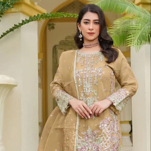 Ensemble élégant en organza Shalwar Kameez avec Khatli Work Broderie Santoon Patch Bottom & Brodé Dupatta-pour les fêtes - Product Image 1