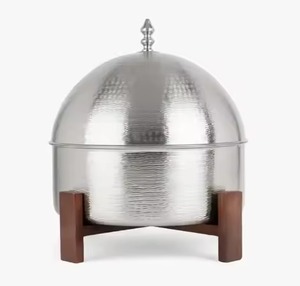 Pot de luxe argenté avec support en bois pour garder les aliments au chaud Organisateur de mariage Ustensiles Dîner Plat de service en acier avec couvercle - Product Image 1