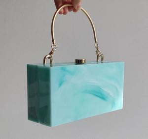 Pochette en résine de créateur pour femmes, pour mariage et soirée - Product Image 4