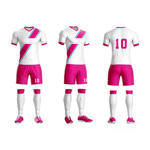 Ensemble de maillot de football en polyester à sublimation personnalisée pour homme Short de sport classique avec impression du nom Uniforme de l'équipe d'entraînement - Product Image 2