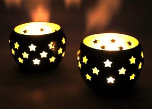 Portavelas votivo decorativo de metal dorado con elegante patrón de celosía ideal para centro de mesa de boda y decoración de interiores - Product Image 5