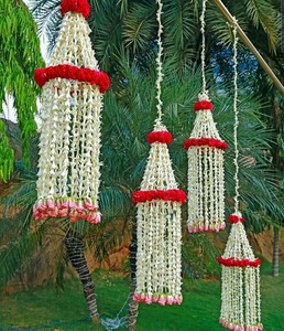 Candelabro Jhoomer de lujo con guirnalda de nardo y rosas pequeñas estilo Simple Artificial para techo balcón decoración de jardín - Product Image 1