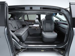 Vehículo Eléctrico de Energía Nueva Usado 2025 en Buenas Condiciones, Bajo Kilometraje, Listo para Conducir, Calidad Perfecta xx - Product Image 5