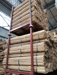 Vente en gros de poteaux en bambou pour la construction et la décoration Poteau en bambou solide et naturel du Vietnam de haute qualité à des prix abordables - Product Image 3