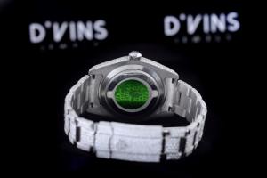 Reloj de Pulsera Unisex de Moda Hip Hop con Diamante Moissanite, Claridad VVS, Movimiento de Cuarzo, Correa de Cuero Dorado, Joyería Artesanal de Cristal - Product Image 5