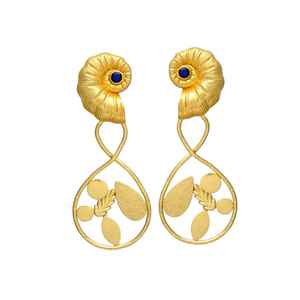 Recién llegado, pendiente largo de borlas chapado en oro con diseño de hoja, pendientes de latón, diseño clásico para mujeres y niñas - Product Image 1