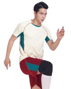 ชุดเสื้อฟุตบอลและกางเกงขาสั้นสีน้ำตาลแดงแบบสั่งทำพิเศษจากผู้ผลิต ผลิตจากโพลีเอสเตอร์ระบายอากาศได้ดี เหมาะสำหรับการฝึกซ้อมและการแข่งขัน ชุดทีม - Product Image 3