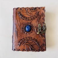 Libro de Hechizos Hocus Pocus, Libro Mágico con Diseño de Luna, Hecho a Mano, con Cubierta de Cuero Reciclado, 120 Páginas en Blanco