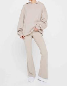 ชุดวอร์มสำหรับผู้หญิงผ้าคอตตอน100% สีแดงล้วนชุดวอร์มระบายอากาศสำหรับผู้หญิงพร้อมโลโก้ออกแบบได้ตามต้องการ - Product Image 5