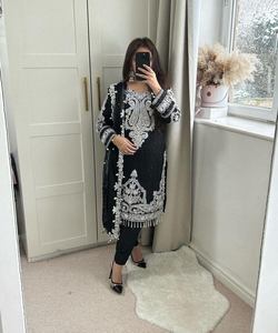 Designer Floral Fashionable Festival Wear Kurti avec Chic Geometric Print Kurta - Product Image 1