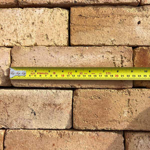 Prix compétitif Briques de bois de qualité supérieure Combustible biomasse Écologique Chauffage Sciure de bois compressée Haute densité Longue durée de combustion pour poêle Cheminée - Product Image 3