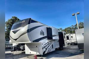 รถบ้านมือสองปี 2024 ยี่ห้อ Fairly KH รุ่น Cross Roads RED WOODs 4001 LK Fifth Wheel พร้อมบริการจัดส่งถึงหน้าบ้าน - Product Image 1