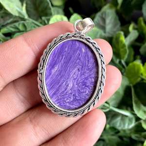 Colgante de Plata de Ley 925 Chapado en Oro con Piedra Azul Charoita Ovalada Hecha a Mano, Regalo de Compromiso para Mujer - Product Image 5