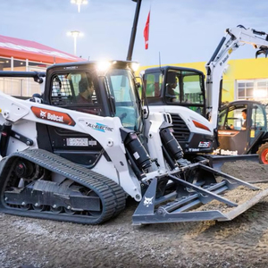 Cargadora compacta para manejo y carga de materiales - Product Image 1